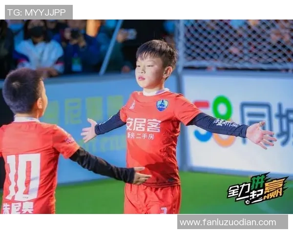 足球明星全家搬迁新居生活揭秘温馨瞬间尽在视频中 足球明星全家搬迁新居生活揭秘温馨瞬间尽在视频中